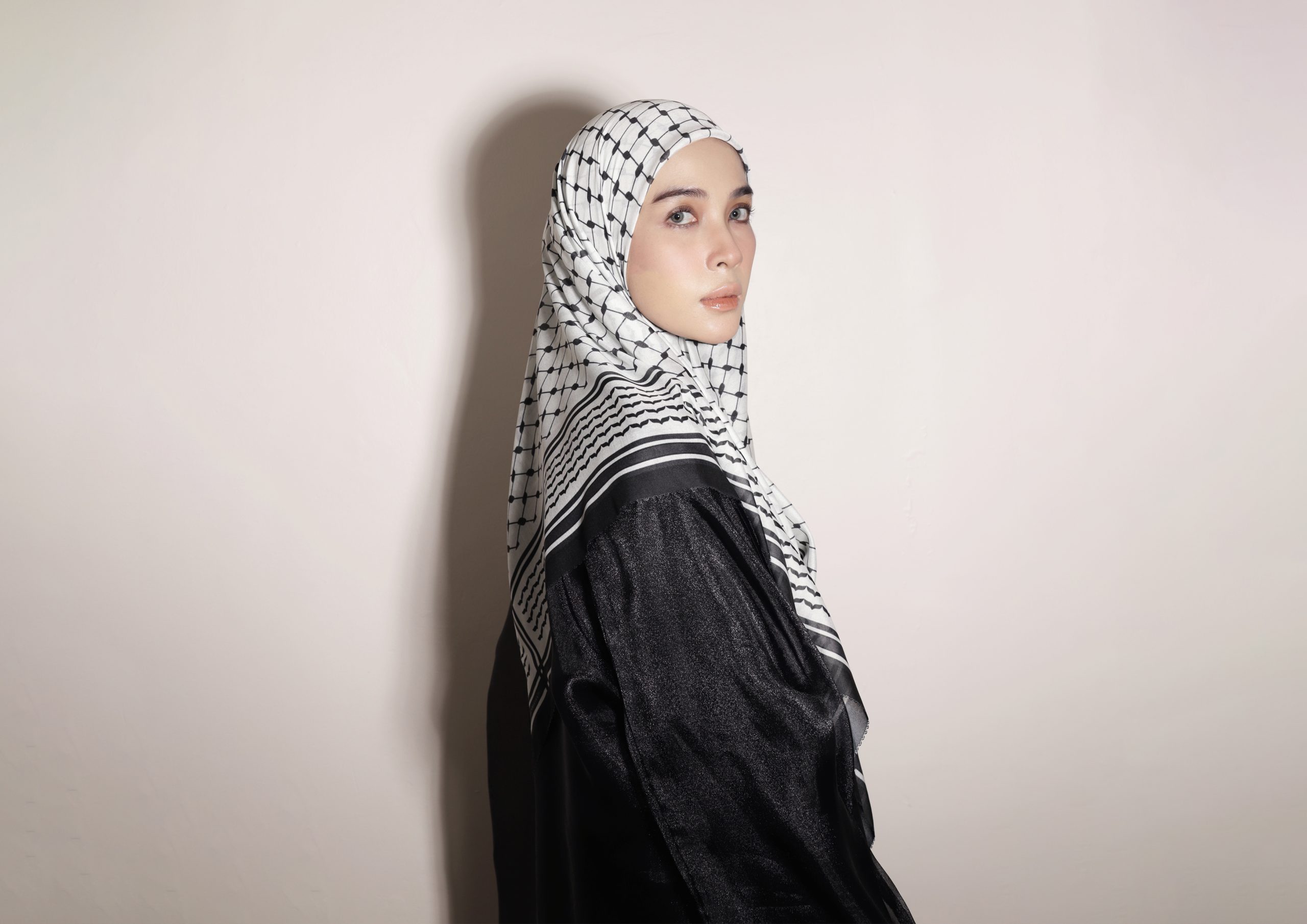 KYRA x Hamidah Rachmayanti Taufanul Aqsa Keffiyeh Scarves - Image 5