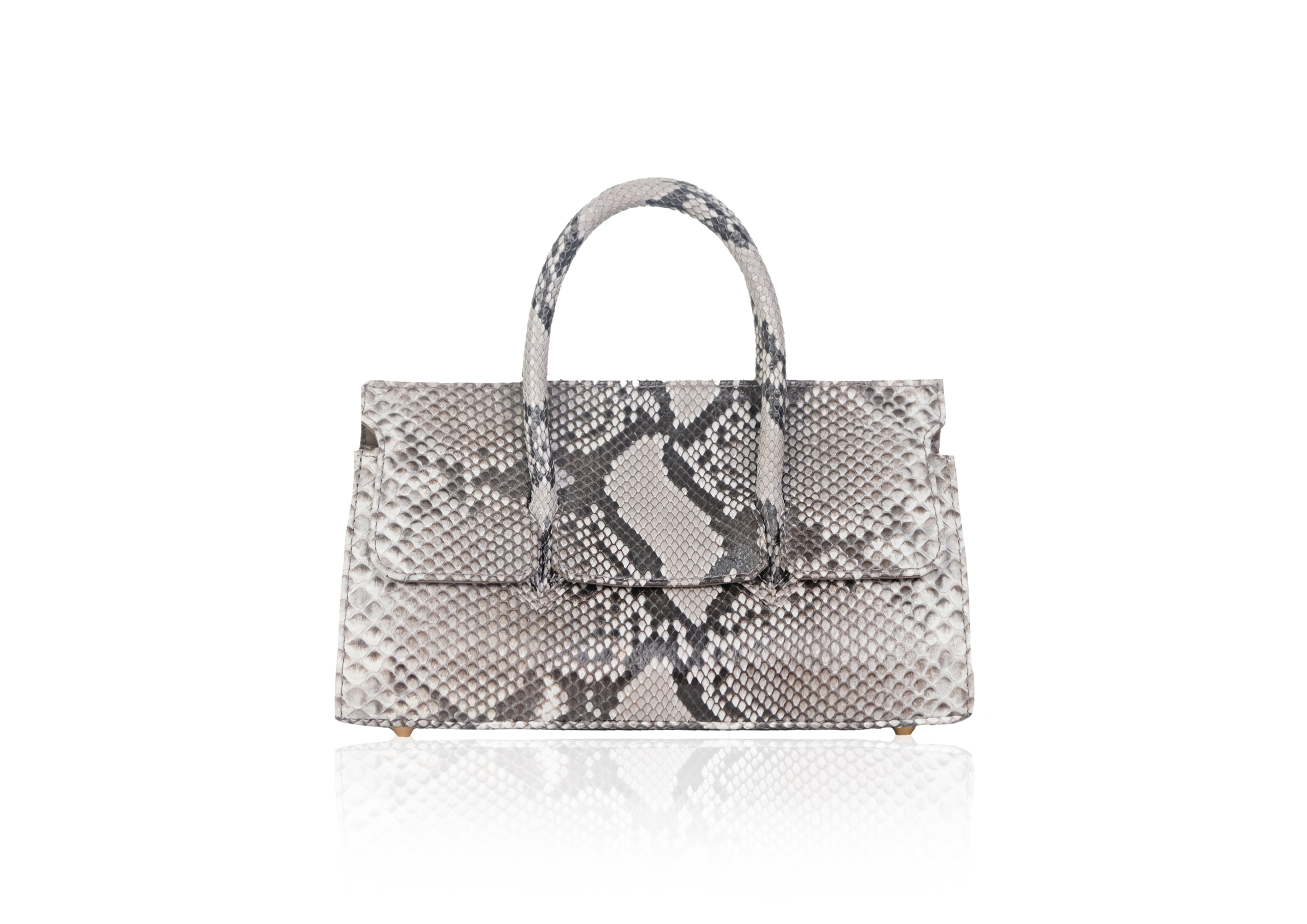 Adriana Lungo in Natural