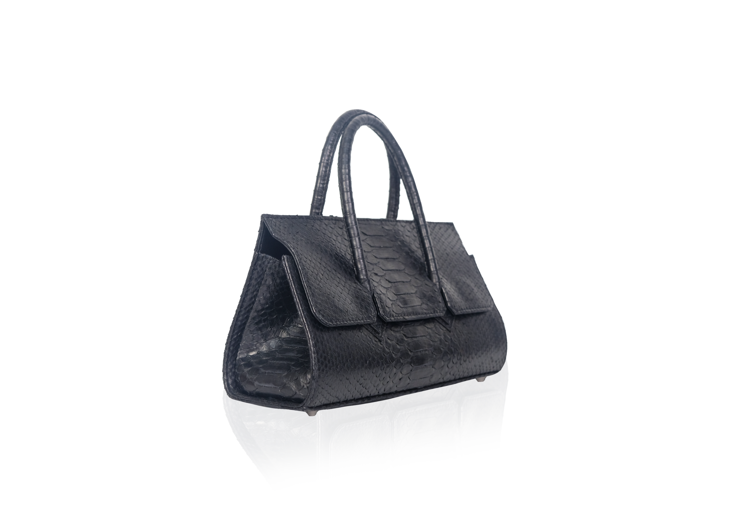 tampak Serong Tas Classic Warna Hitam: Adriana Lungo Black by KYRA