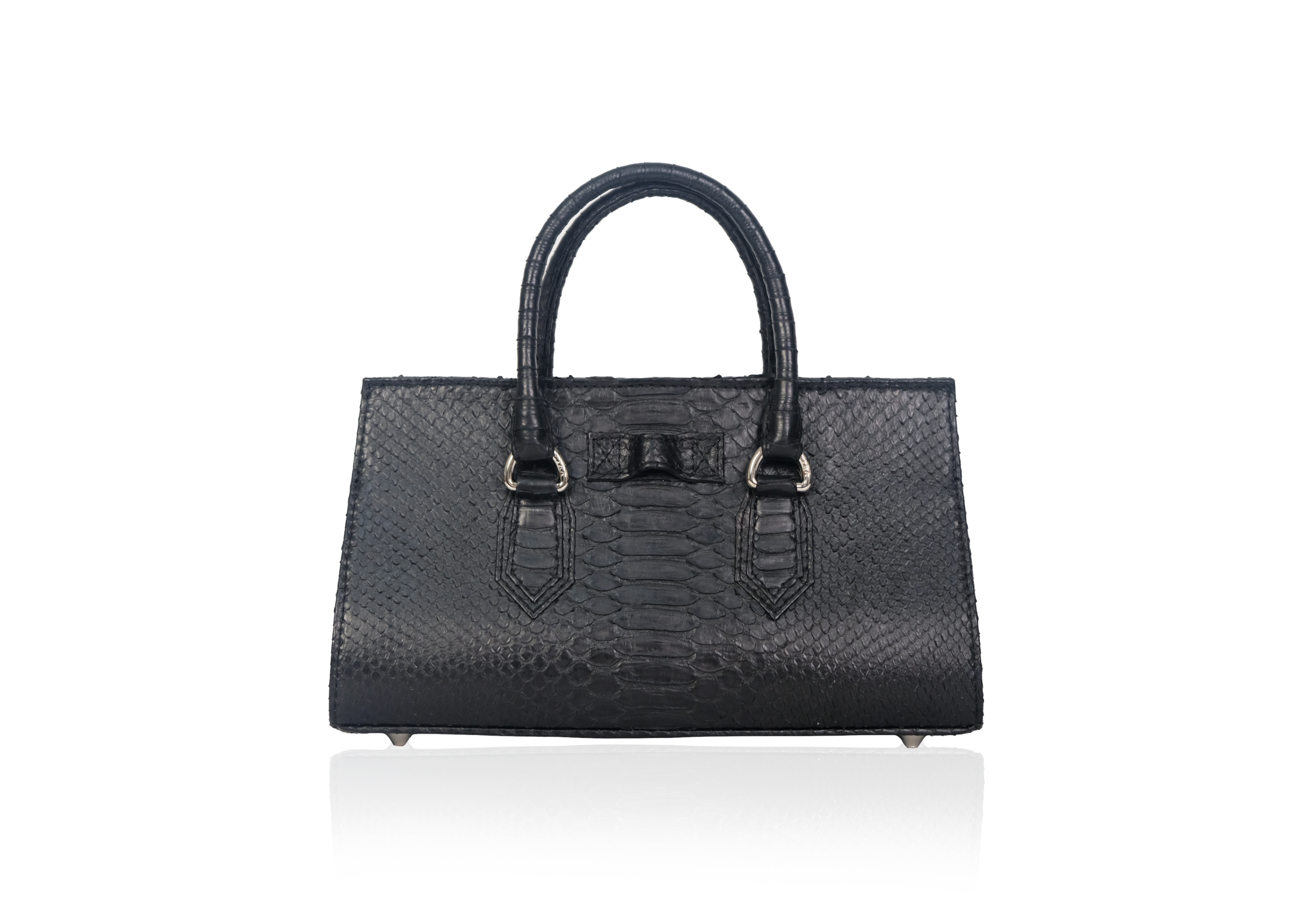 Tampak Belakang Tas Classic Warna Hitam: Adriana Lungo Black by KYRA