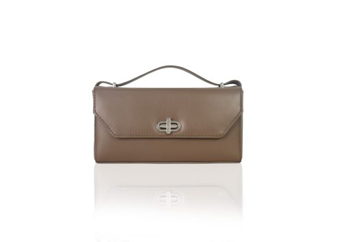 Tas Wanita warna cokelat terbuat dari kulit domba asli