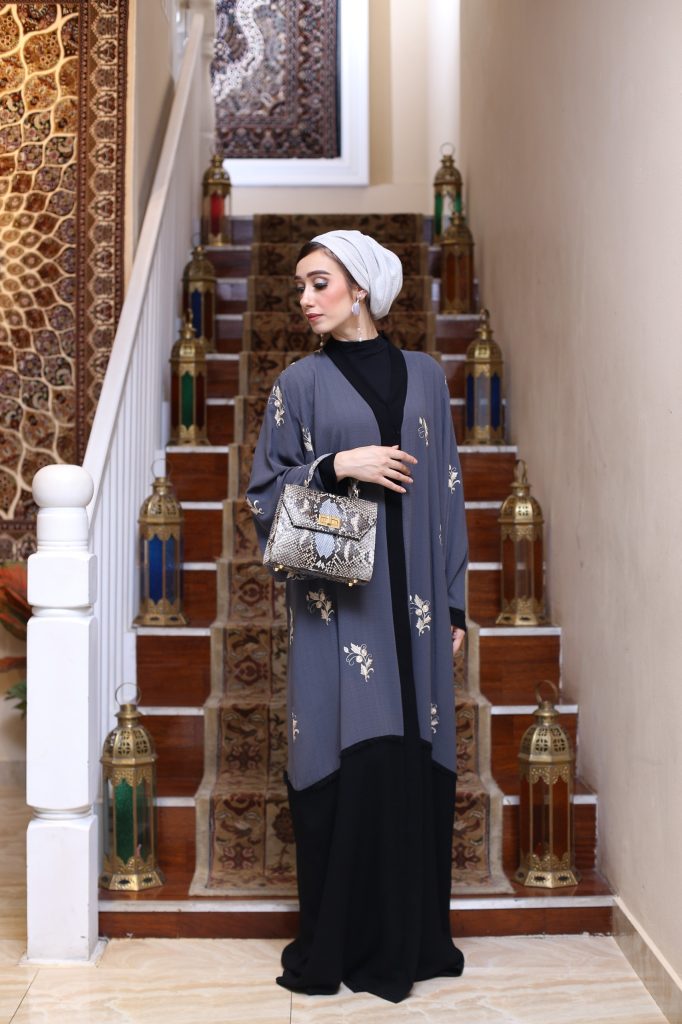 KYRA Luna Square Honey Blue exotic leather bag with top handle and adjustable strap from the Il Viaggio Collection