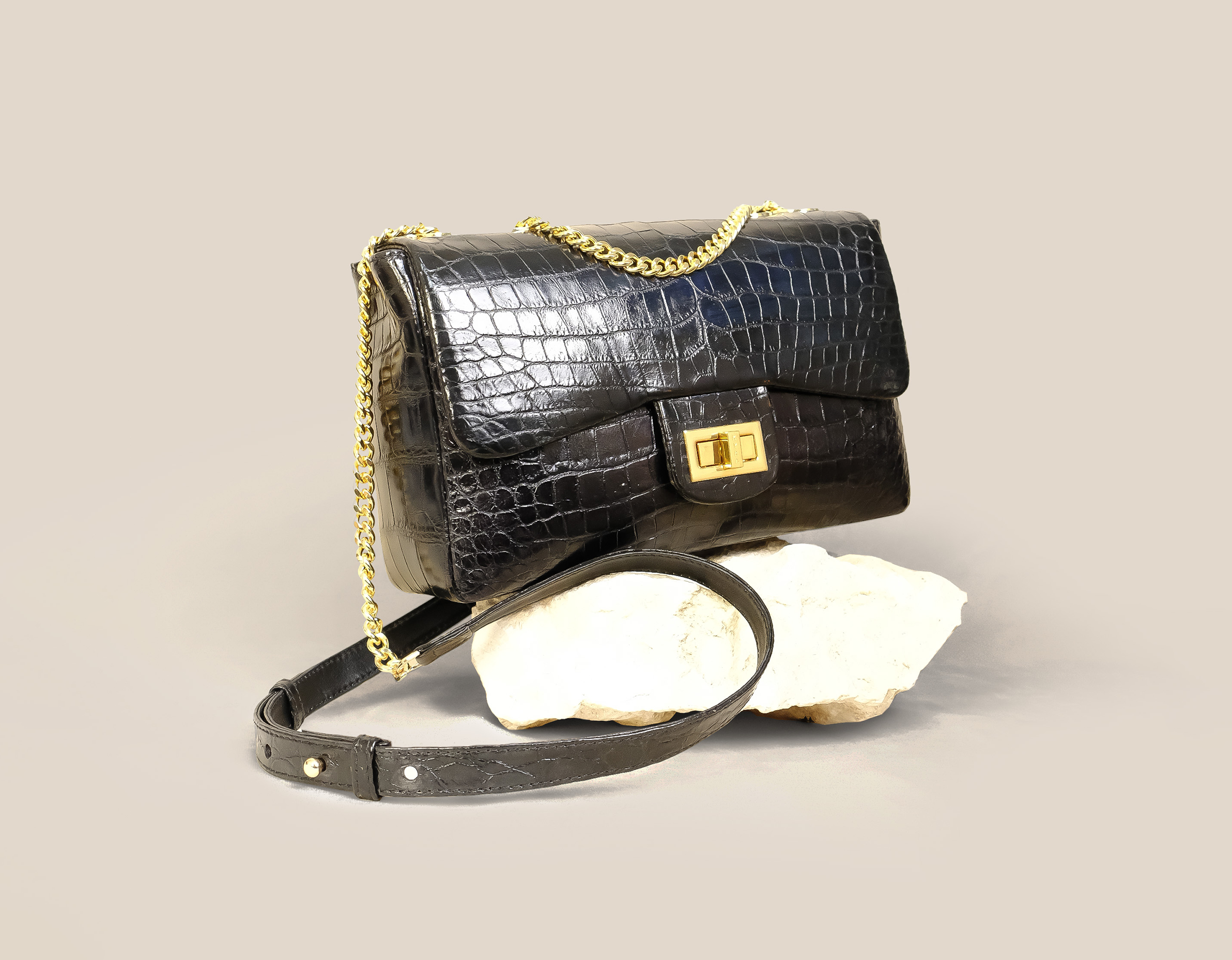 Why the Luxury Crocodile Handbag Defies Trends?