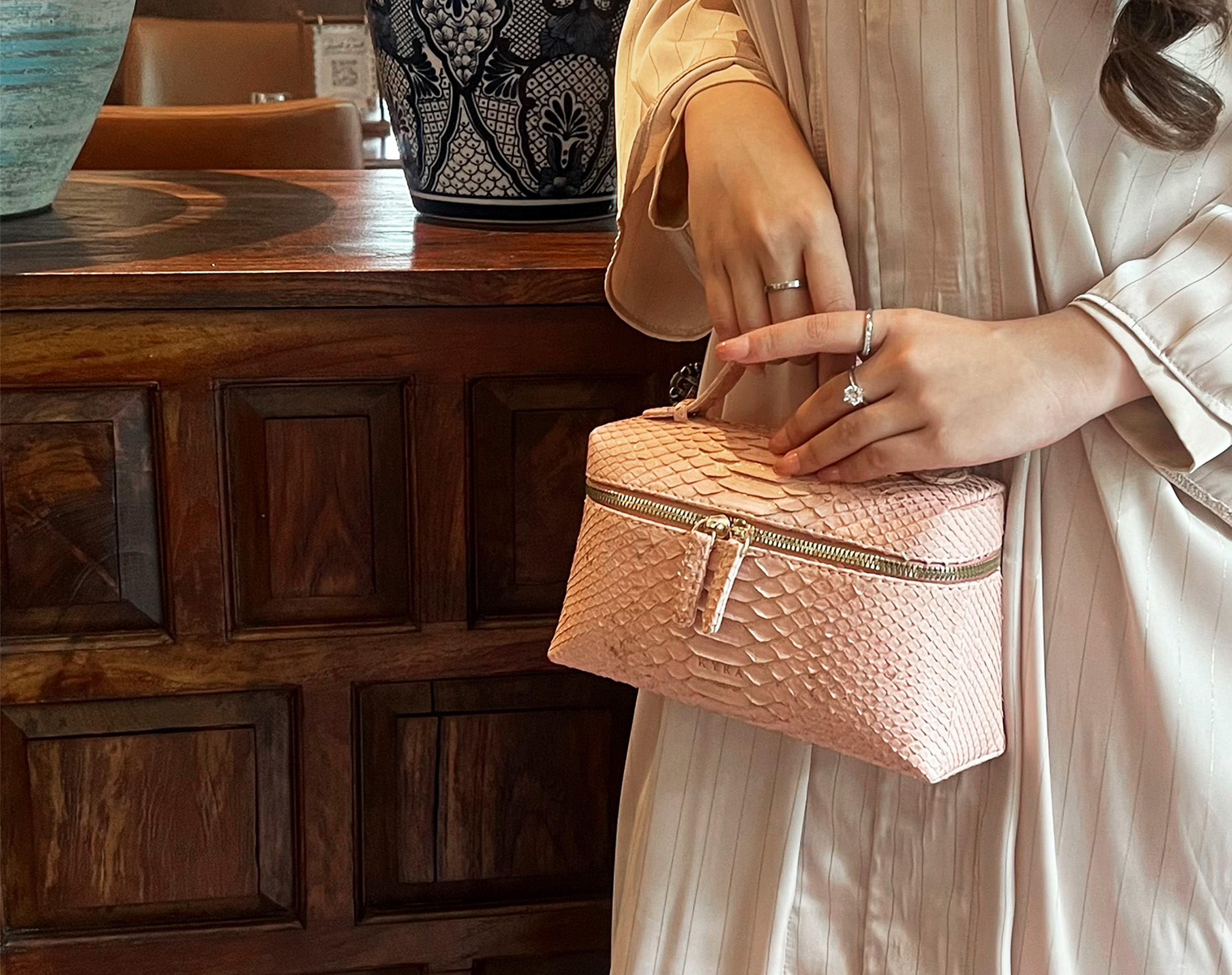 Women Luxury Python Leather Handbag in Pink: Timeless Elegance for Every Occasion